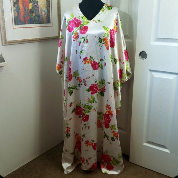 Santé Long Soft Colorful Cover Up Dress - Picture 2 of 6